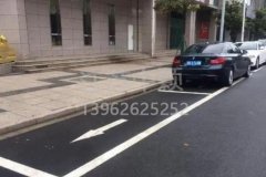 車停在車位也被貼處罰單子？交通警察：這三種停車方式也算違規(guī)！
