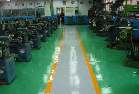 蘇州廠房倉庫內(nèi)道路冷漆劃線多少錢一平？