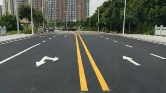 道路交通標(biāo)線寬度的具體尺寸是多少厘米？