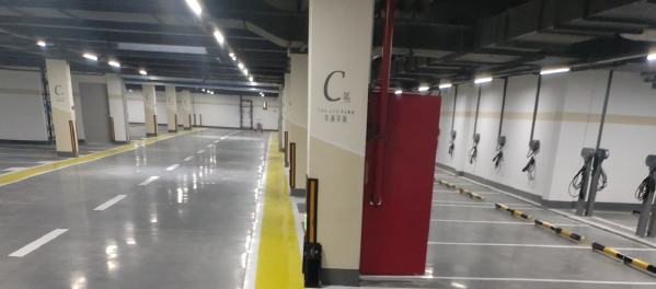 常州小區(qū)停車位劃線廠家？ 選擇江蘇中穎 