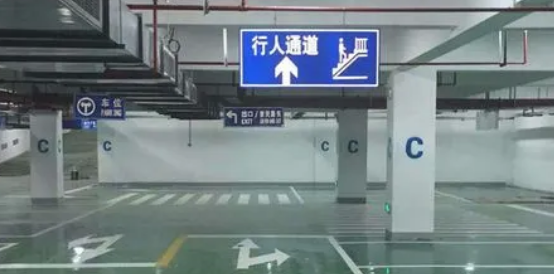 江蘇中穎專業(yè)施工團隊，您的停車場劃線專家