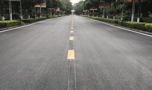 江蘇中穎專業(yè)廠區(qū)道路標(biāo)線設(shè)計(jì)，保障安全高效生產(chǎn)