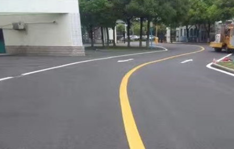 江蘇中穎定制廠區(qū)道路劃線，確保安全高效